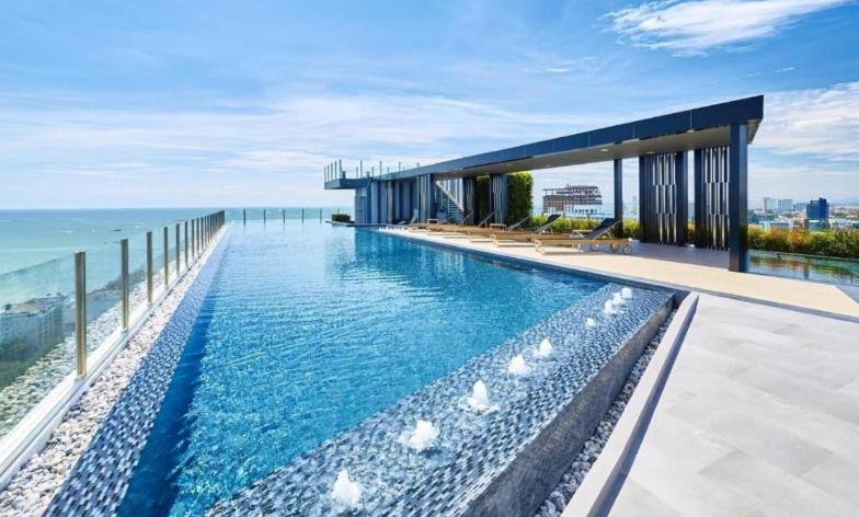 Base Central Pattaya Long Balcony King-Bed With Infinity Pool & Free Netflix! Exterior foto