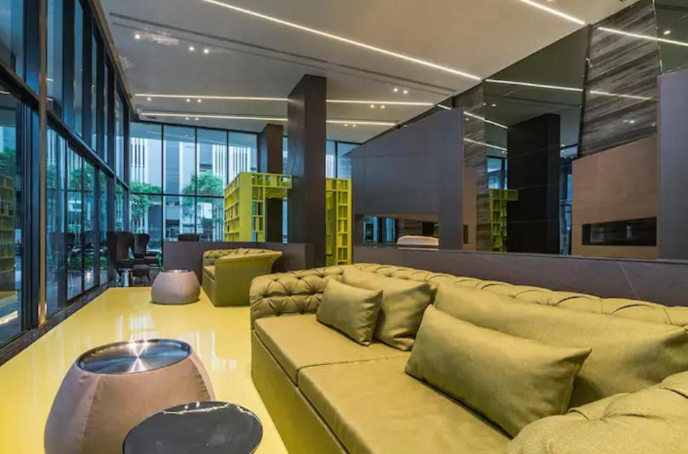Base Central Pattaya Long Balcony King-Bed With Infinity Pool & Free Netflix! Exterior foto