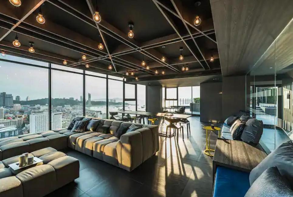 Base Central Pattaya Long Balcony King-Bed With Infinity Pool & Free Netflix! Exterior foto