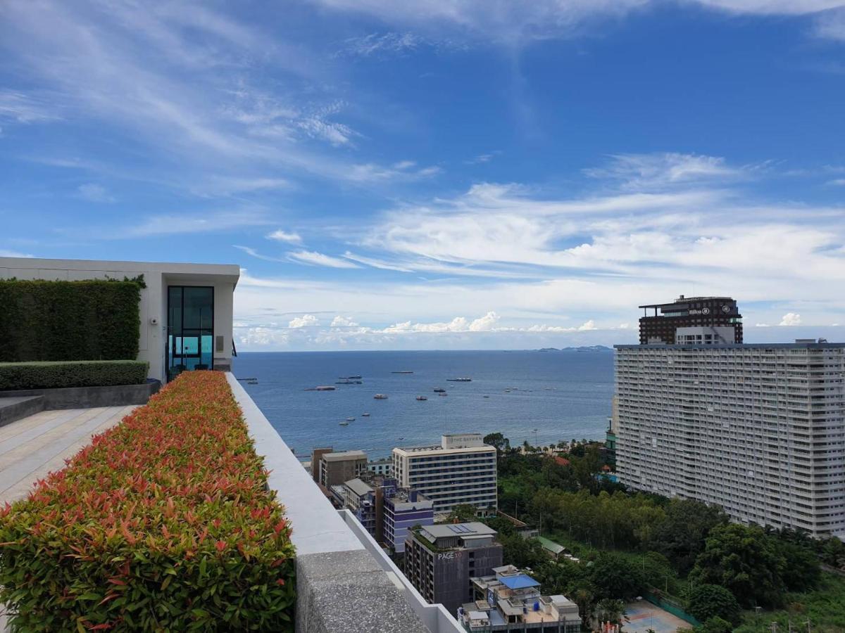 Base Central Pattaya Long Balcony King-Bed With Infinity Pool & Free Netflix! Exterior foto