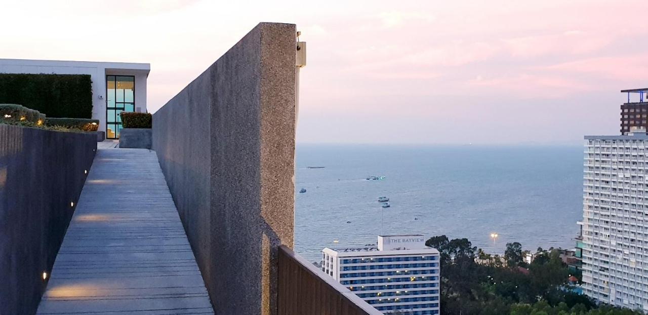 Base Central Pattaya Long Balcony King-Bed With Infinity Pool & Free Netflix! Exterior foto