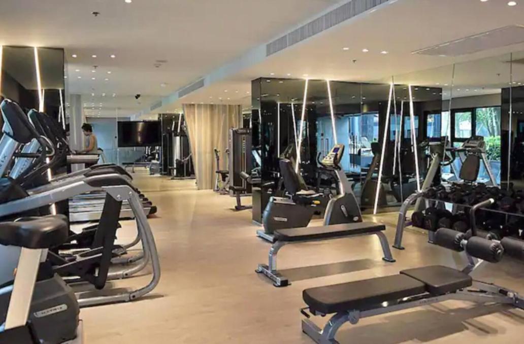 Base Central Pattaya Long Balcony King-Bed With Infinity Pool & Free Netflix! Exterior foto