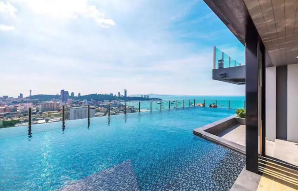 Base Central Pattaya Long Balcony King-Bed With Infinity Pool & Free Netflix! Exterior foto